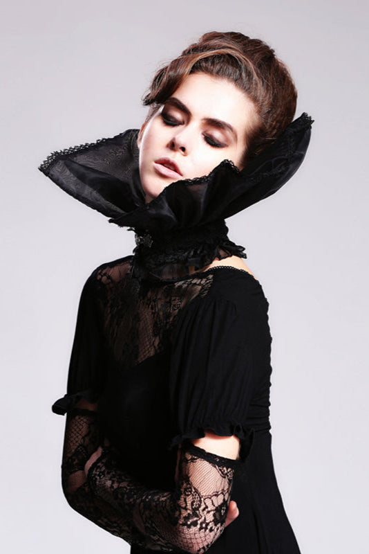 Countess du Crépuscule High Collar